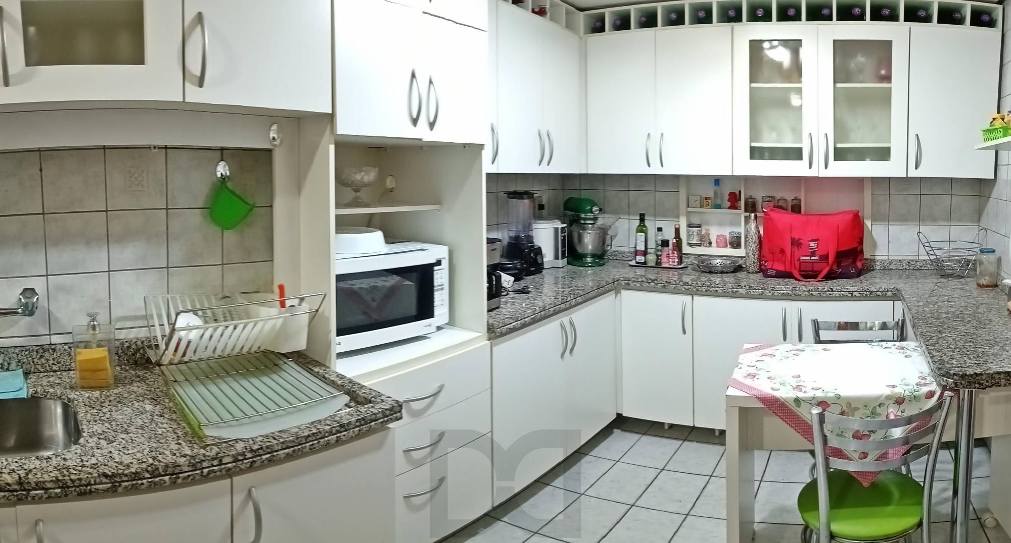 Casa em condomínio com piscina e 2 vagas — foto 17