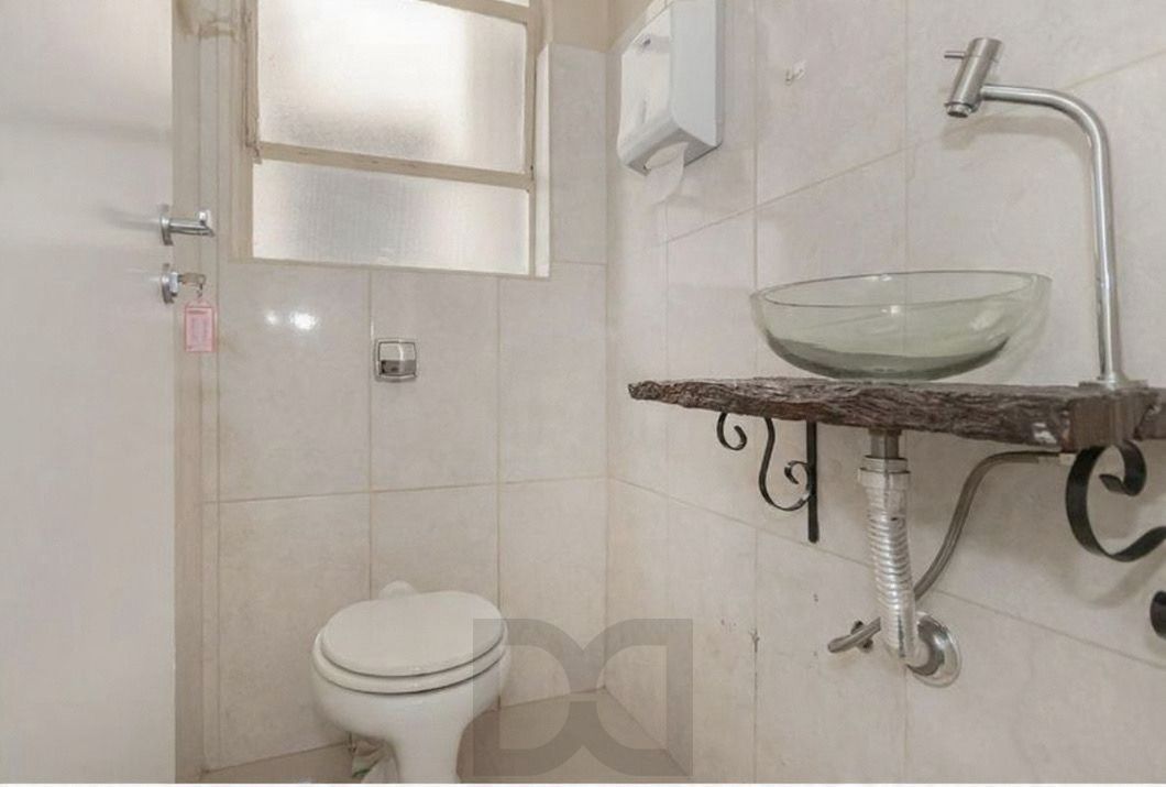 Sala Comercial Reformada no Centro Histórico | 46m² | Portaria 24h — foto 8