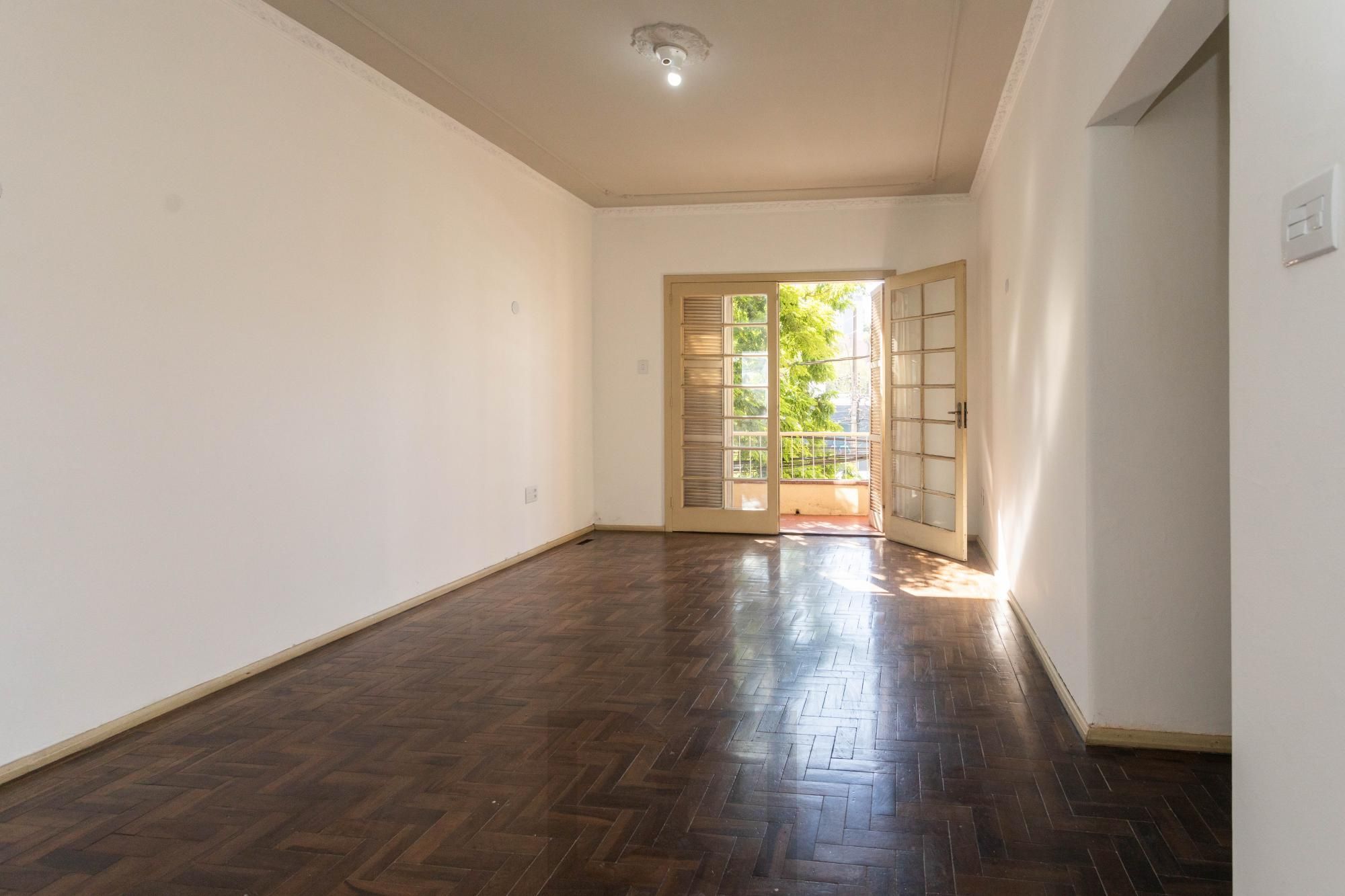 Amplo Apartamento de 3 Dormitórios com Sacada e Garagem na Av. Protásio Alves — foto 2