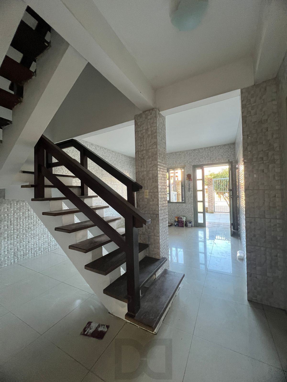 Casa à venda com 215m² na Hípica, 3 quartos sendo 1 suíte e 2 vagas — foto 9