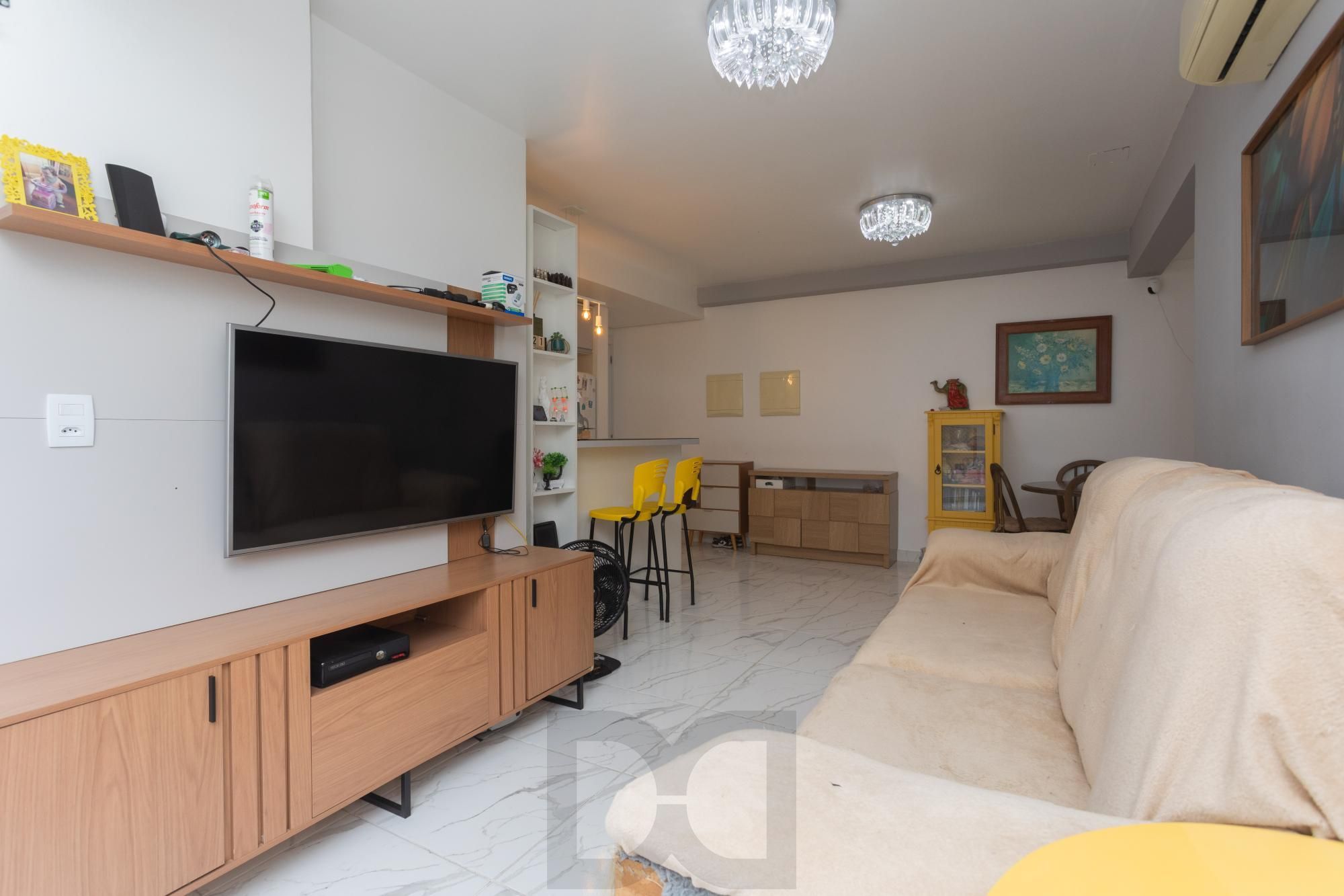 Apartamento de 3 dormitórios com suíte e garagem dupla no bairro Santana — foto 2