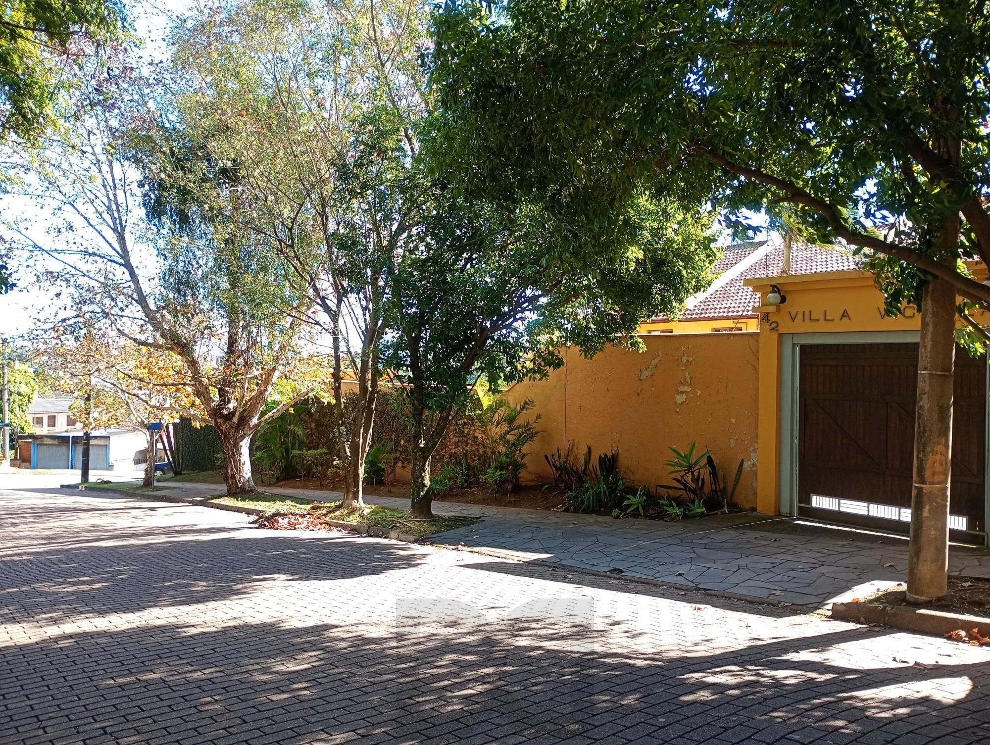Casa em condomínio com piscina e 2 vagas — foto 1