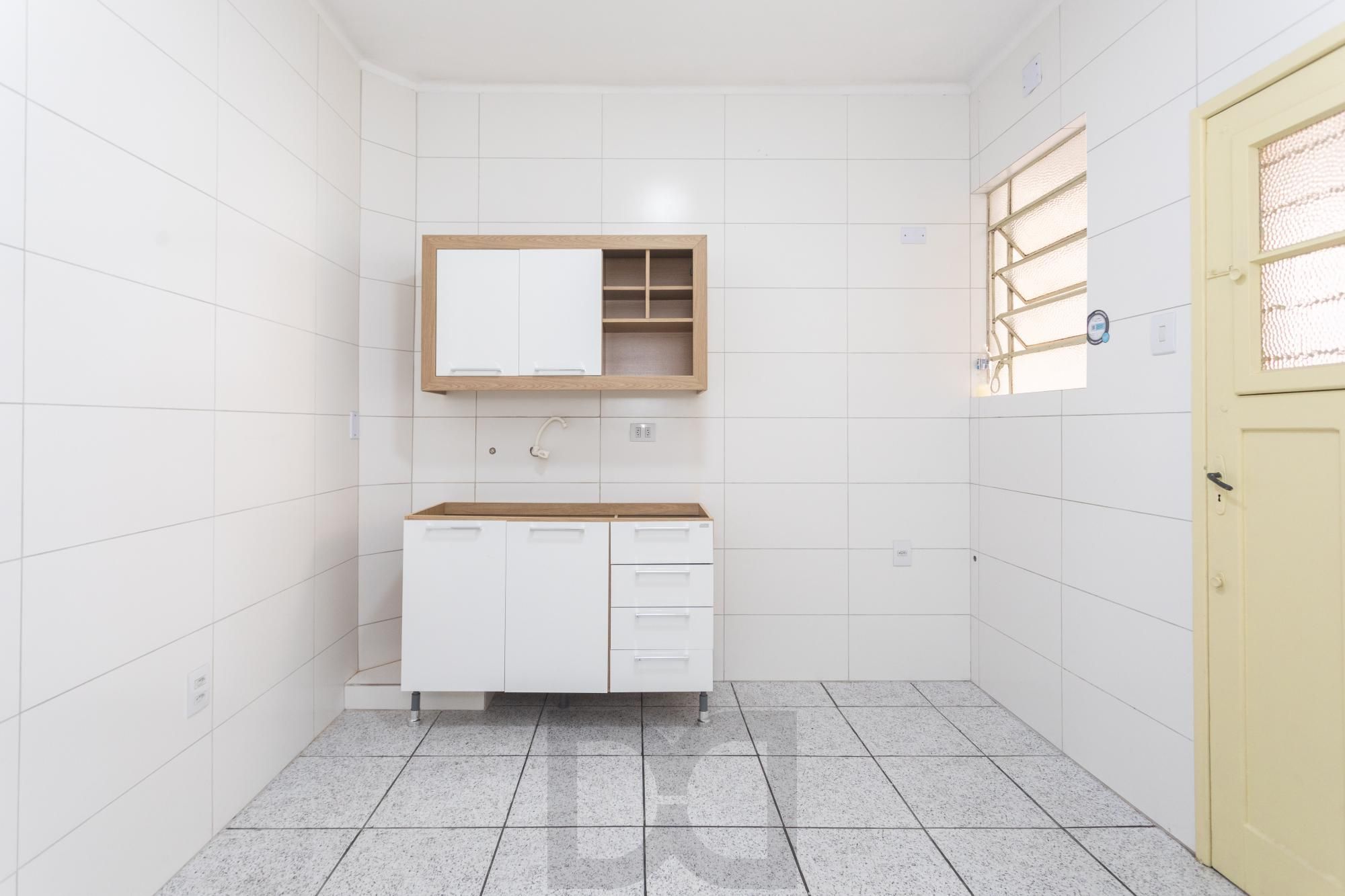 Amplo Apartamento de 3 Dormitórios com Sacada e Garagem na Av. Protásio Alves — foto 8