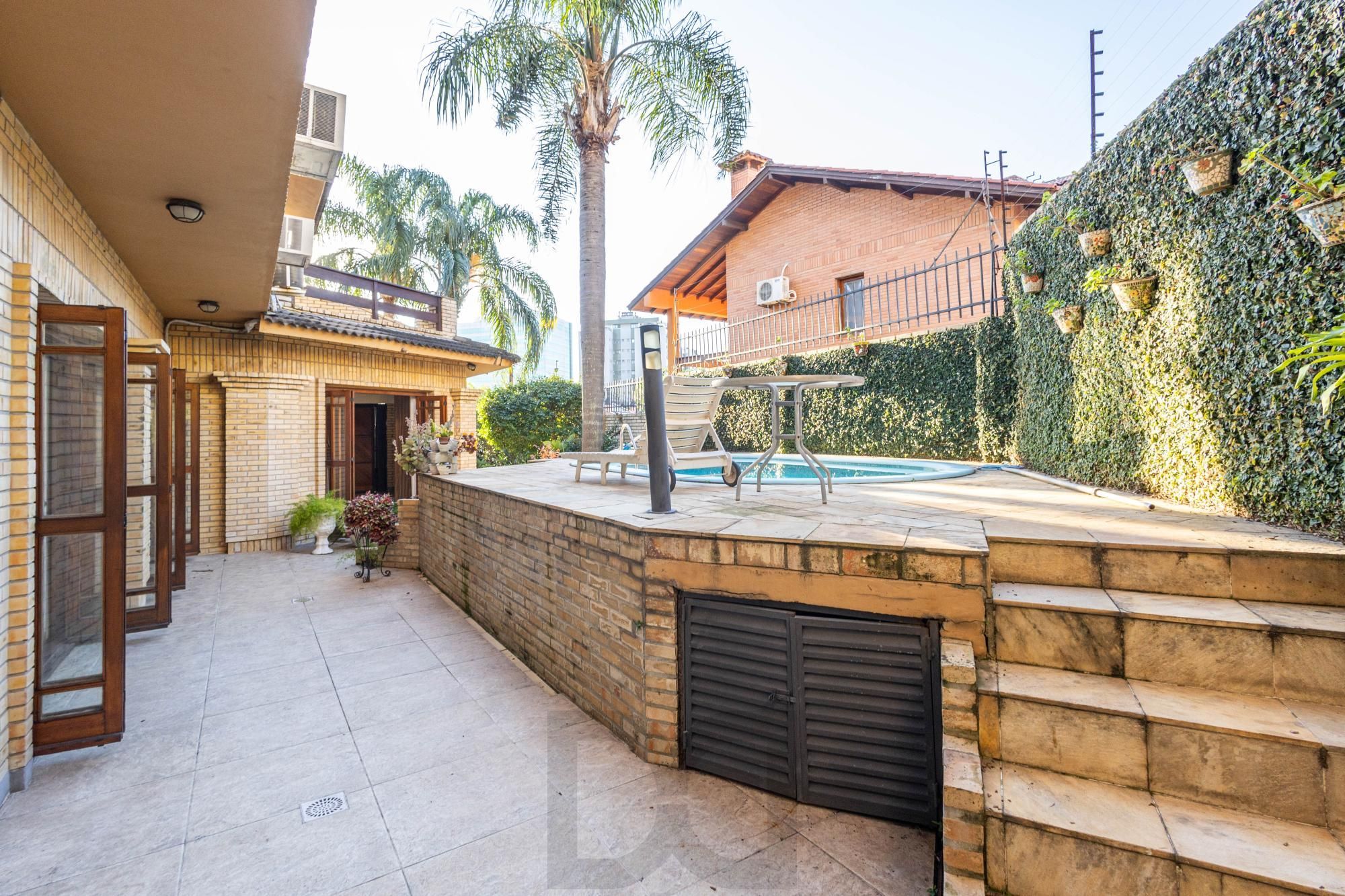 Casa com 374 m² | 3 suítes | Piscina | Ao lado do Jardim Europa — foto 6