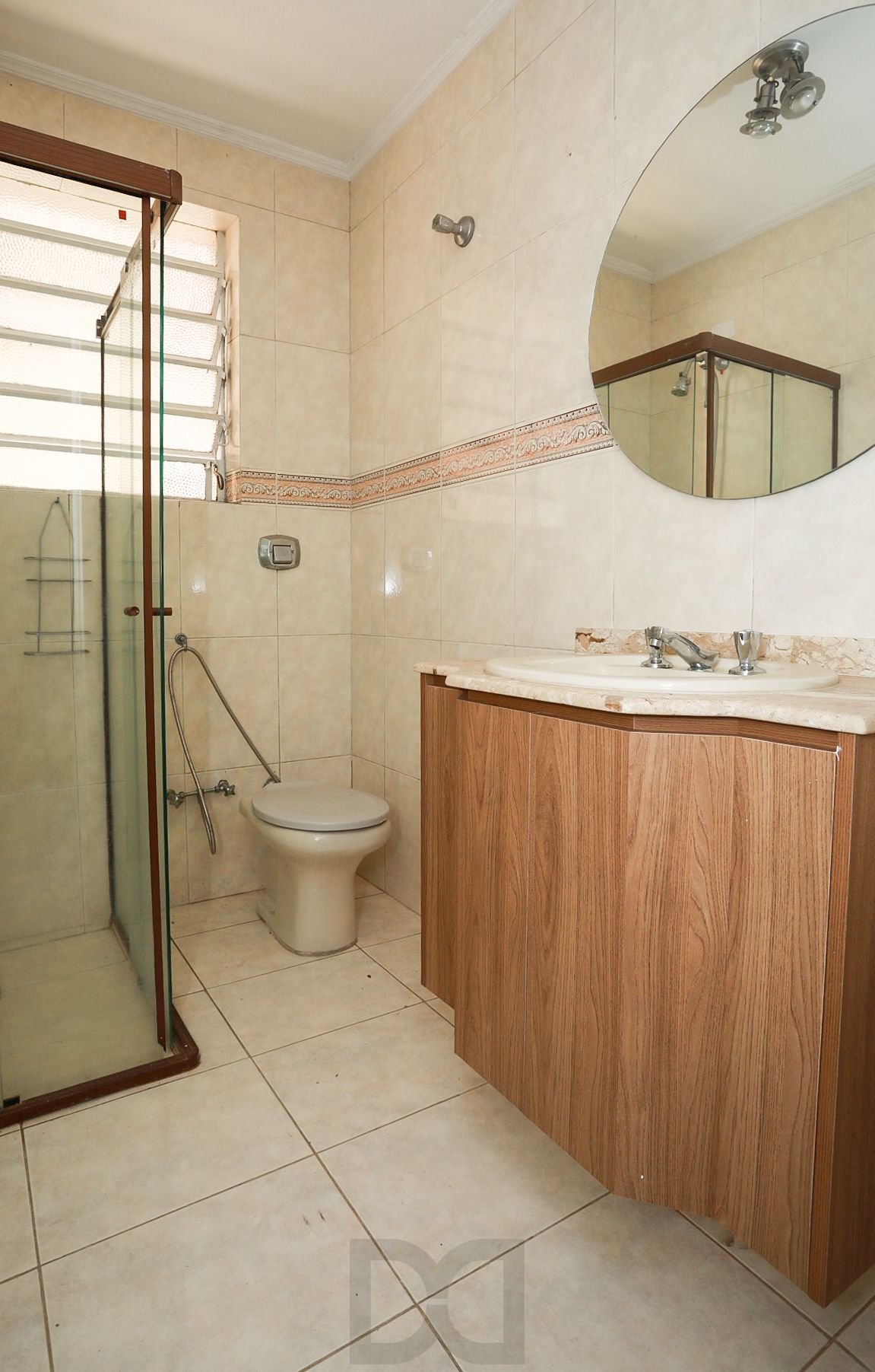 Apartamento Amplo no Menino Deus – 2 Dormitórios, 2 Banheiros e Churrasqueira — foto 10