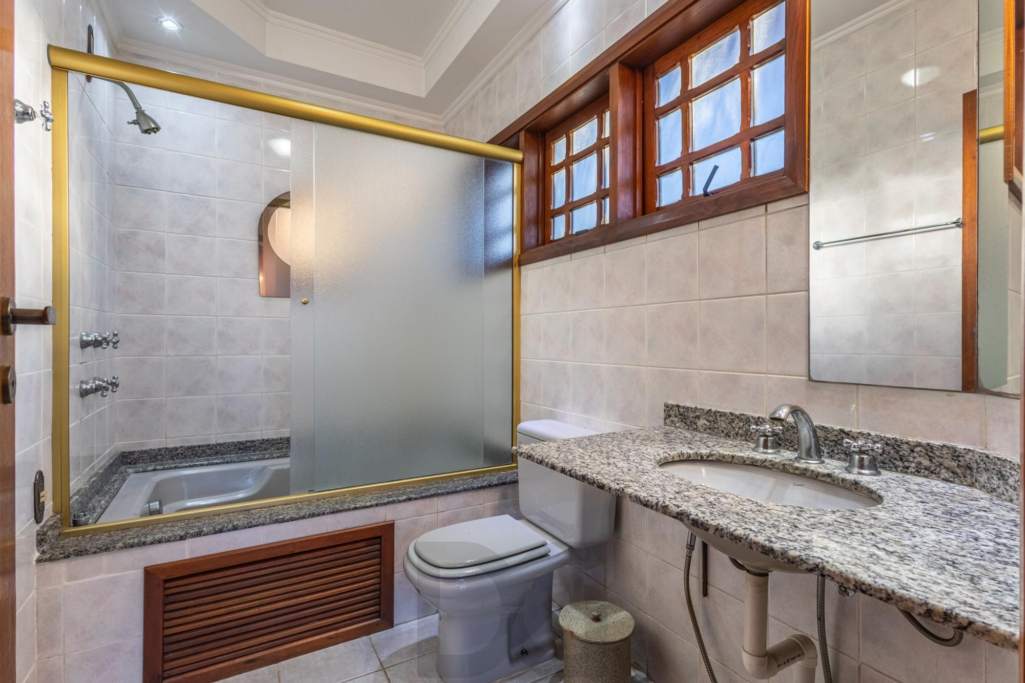 Casa com 374 m² | 3 suítes | Piscina | Ao lado do Jardim Europa — foto 27