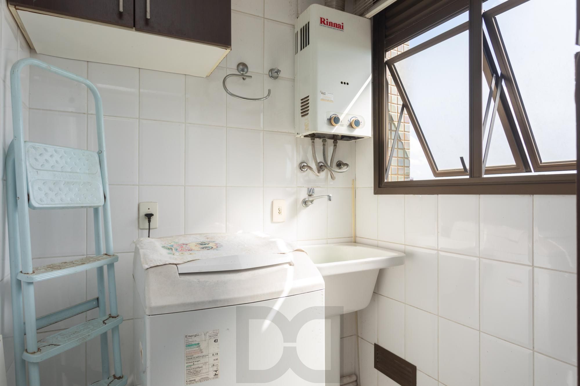 Apartamento 2 dormitórios sendo 1 suíte e 3 vagas no Petrópolis. — foto 12