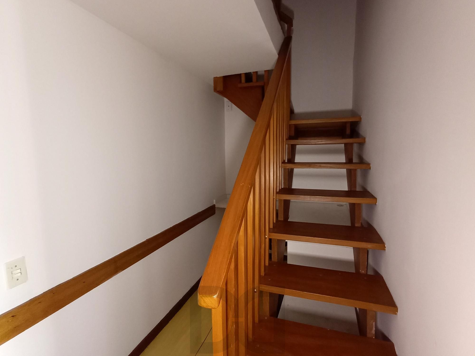Sala na Venâncio Aires com mezanino e 2 banheiros — foto 9
