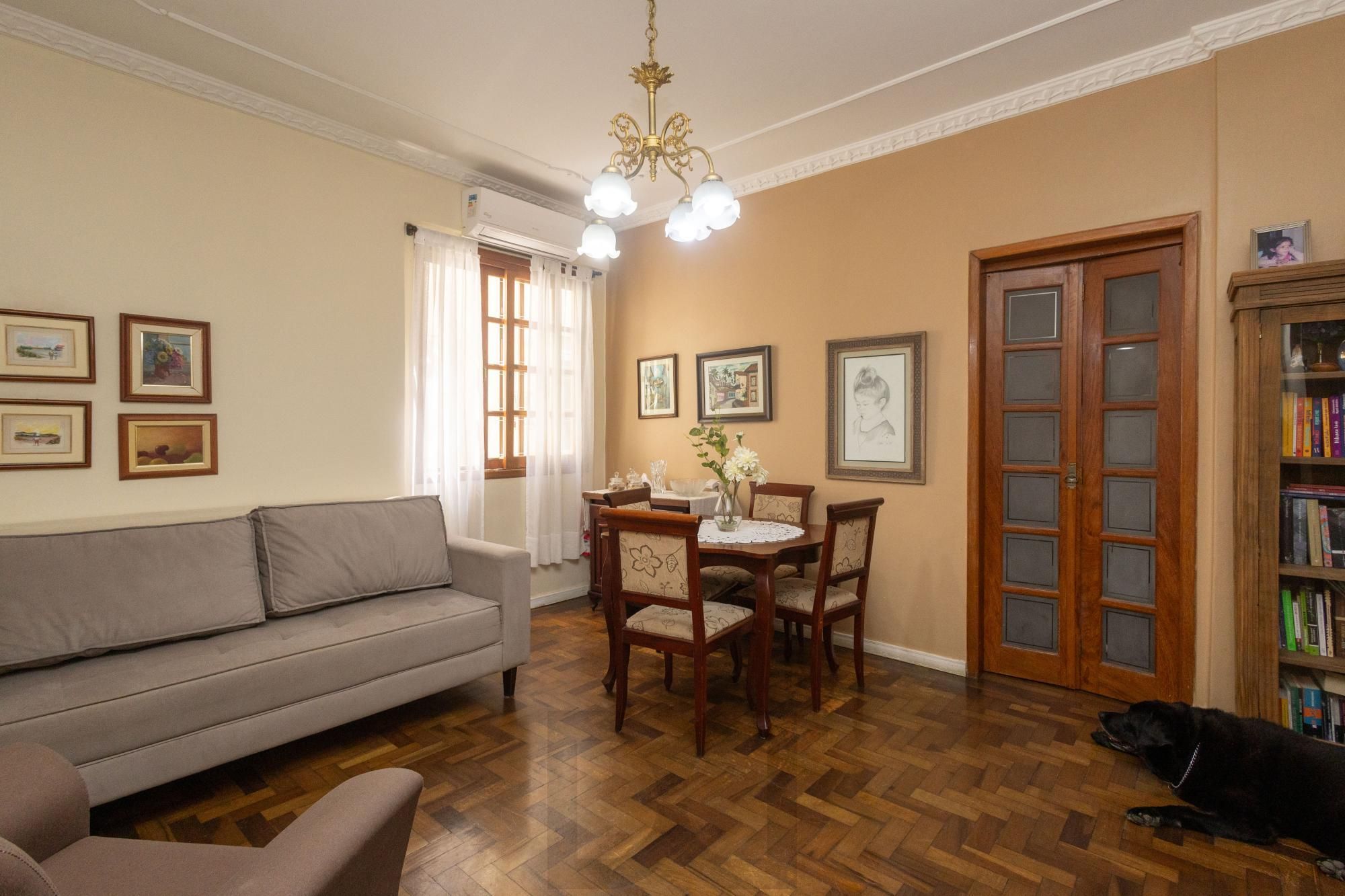 2 dormitórios em frente à Redenção | 54m² | R$ 350 mil — foto 2