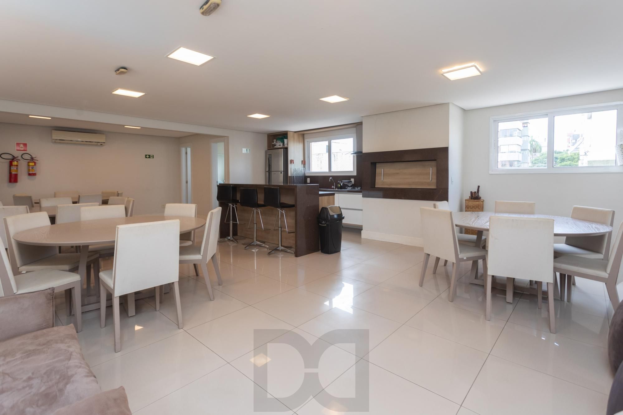 Apartamento de 3 dormitórios com suíte e garagem dupla no bairro Santana — foto 29