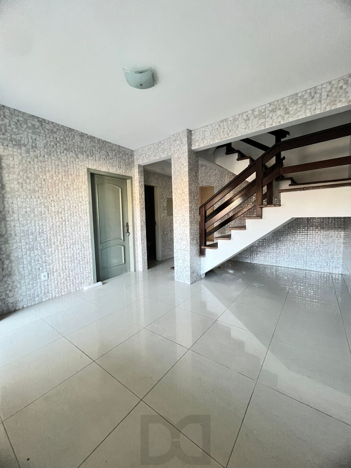 Casa à venda com 215m² na Hípica, 3 quartos sendo 1 suíte e 2 vagas — foto 5