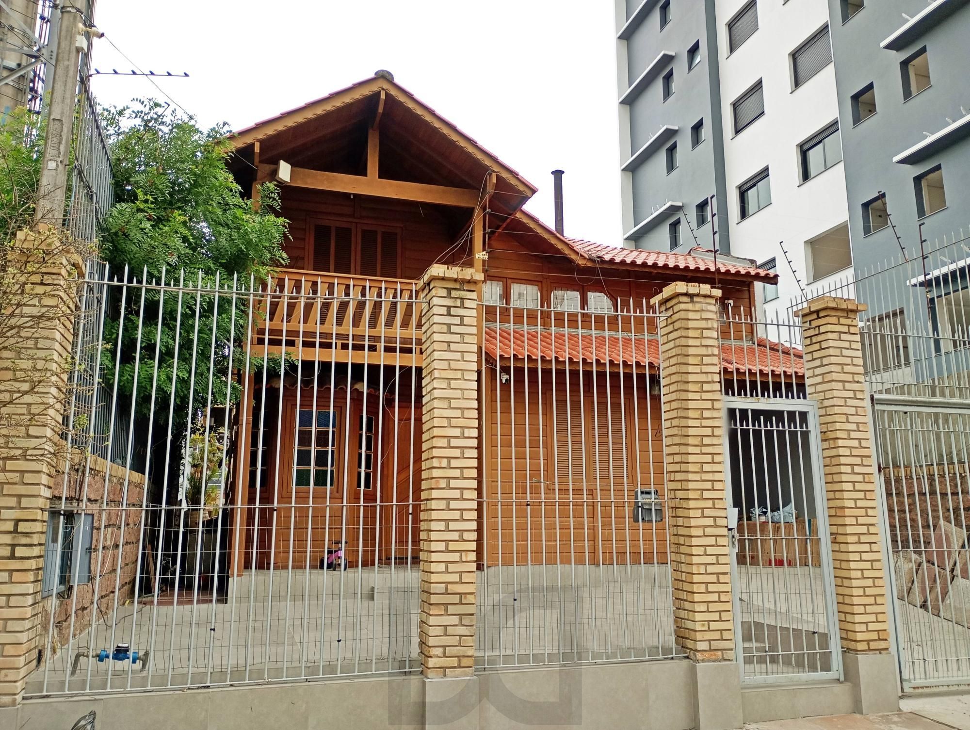 Casa com piscina e edícula — foto 1