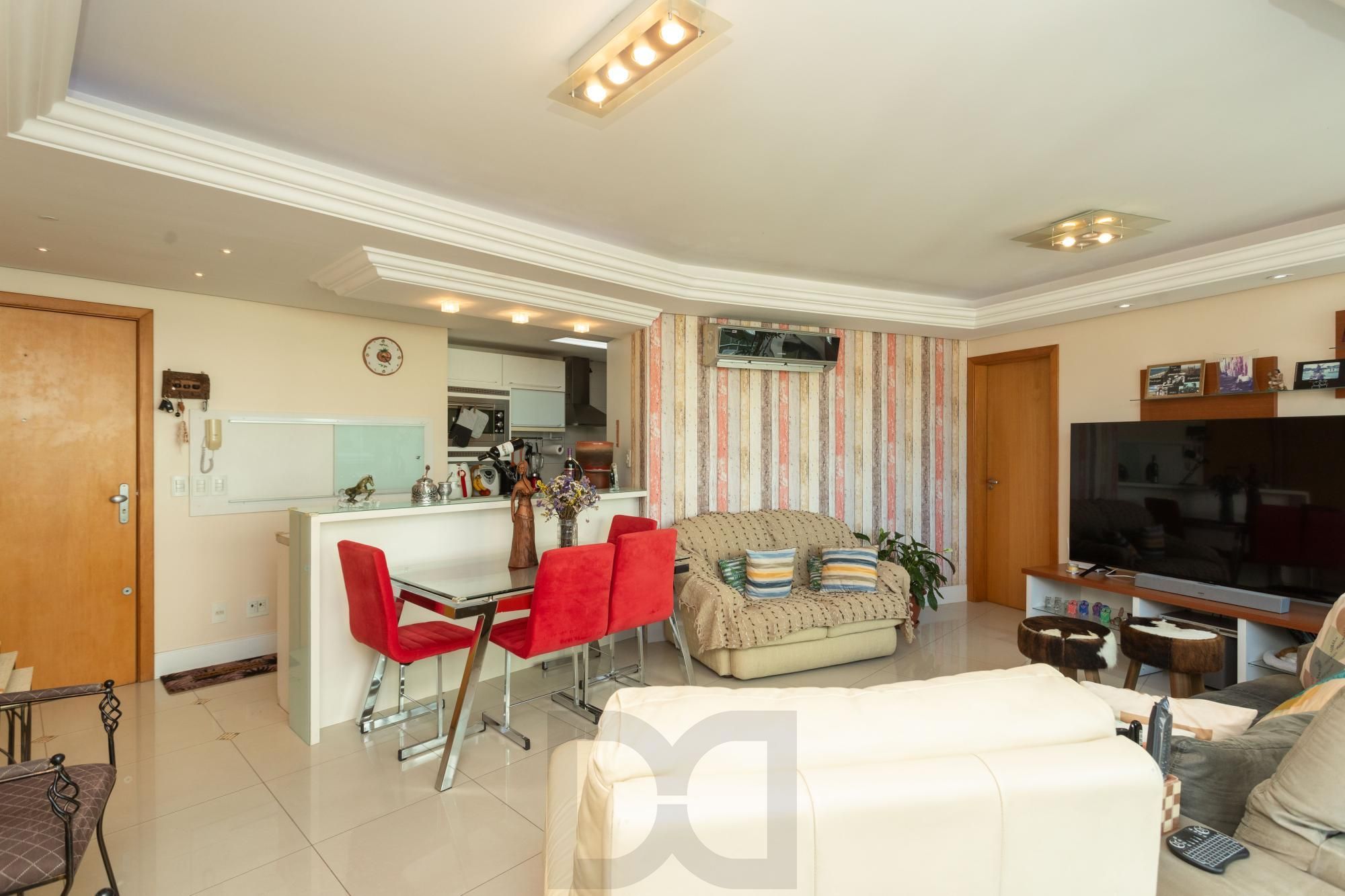 Apartamento com Suíte, 2 Vagas e Lazer de Clube — foto 2