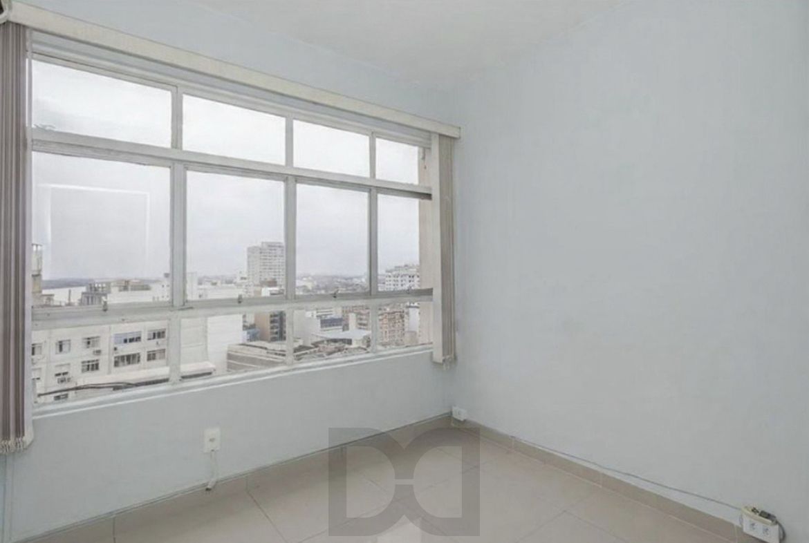 Sala Comercial Reformada no Centro Histórico | 46m² | Portaria 24h — foto 1