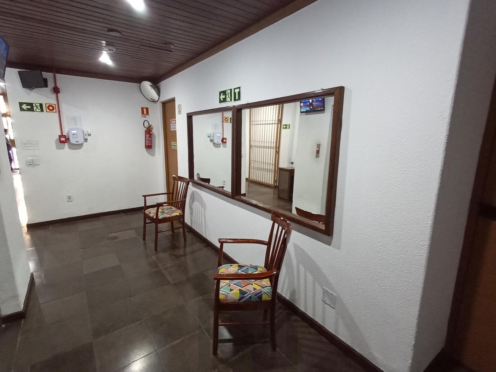 Sala na Venâncio Aires com mezanino e 2 banheiros — foto 23