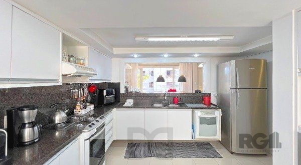 MAGNÍFICA CASA EM LOCALIZAÇÃO PRIVILEGIADA - TRANQUILIDADE E CONFORTO — foto 39