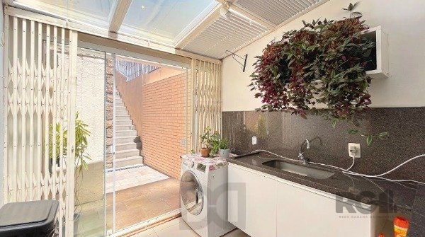 MAGNÍFICA CASA EM LOCALIZAÇÃO PRIVILEGIADA - TRANQUILIDADE E CONFORTO — foto 40
