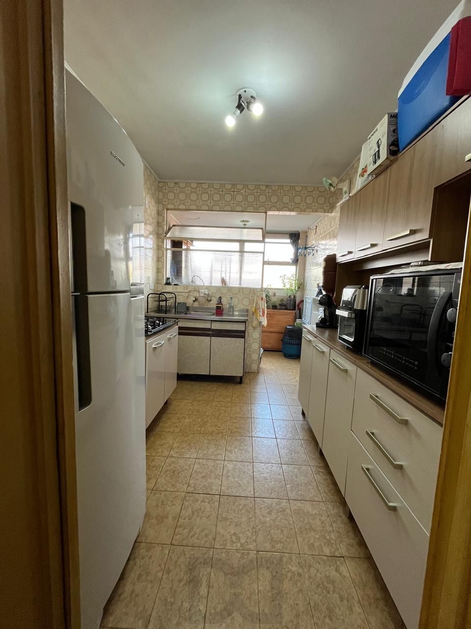 Apartamento 2 dormitórios, 1 vaga coberta no bairro Menino Deus. — foto 12