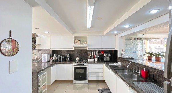 MAGNÍFICA CASA EM LOCALIZAÇÃO PRIVILEGIADA - TRANQUILIDADE E CONFORTO — foto 38