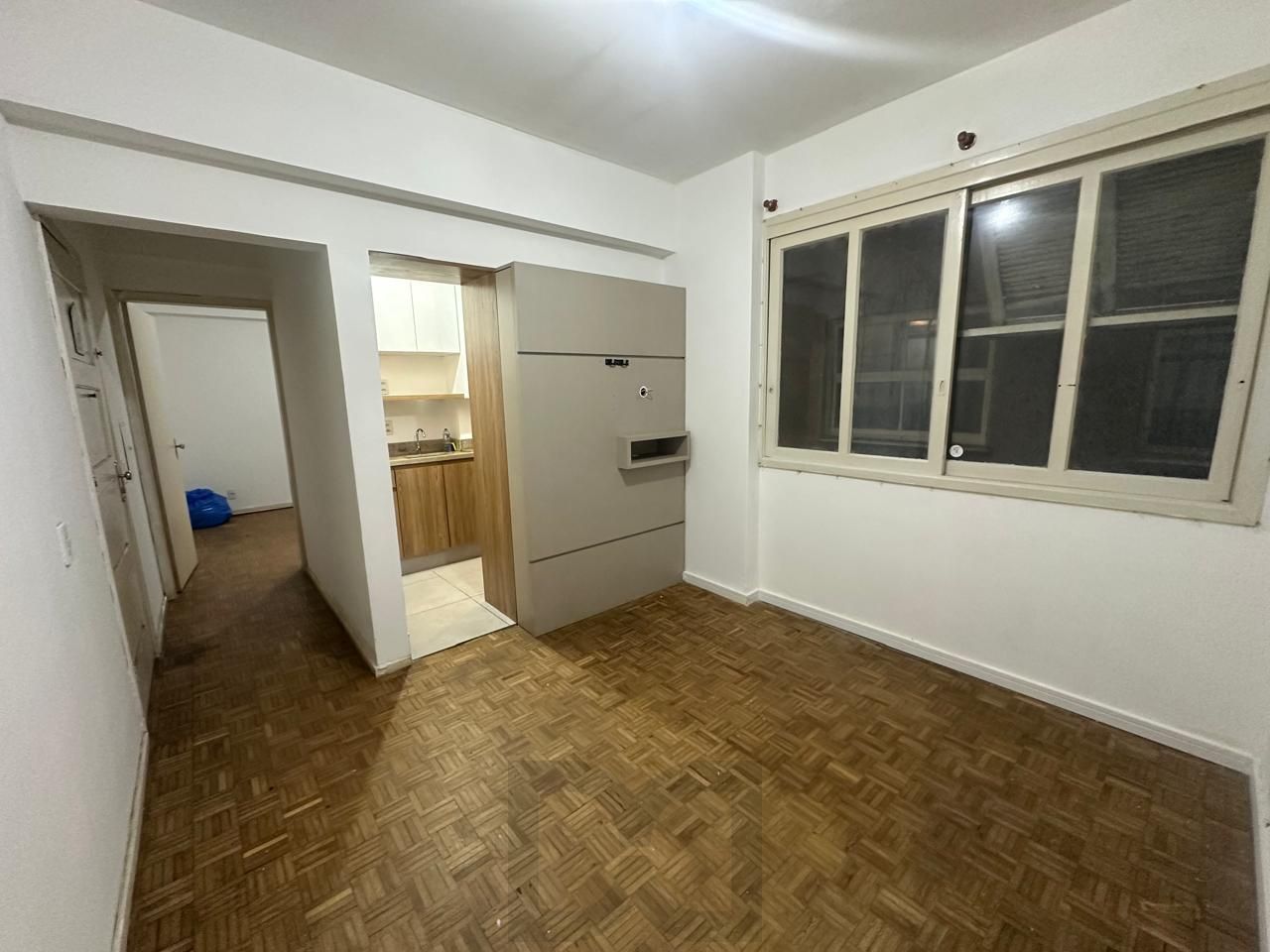Apartamento de 2 Dormitórios na Rua Riachuelo, Próximo à Praça da Matriz. Centro Histórico de Porto Alegre — foto 2