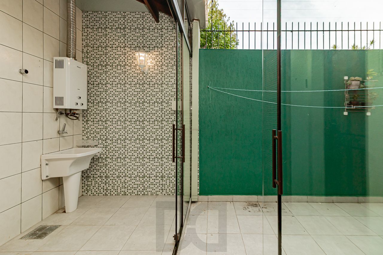 Oportunidade em Ipanema: Casa em Condomínio Fechado com Suíte Master, Hidromassagem e Alto Padrão — foto 10