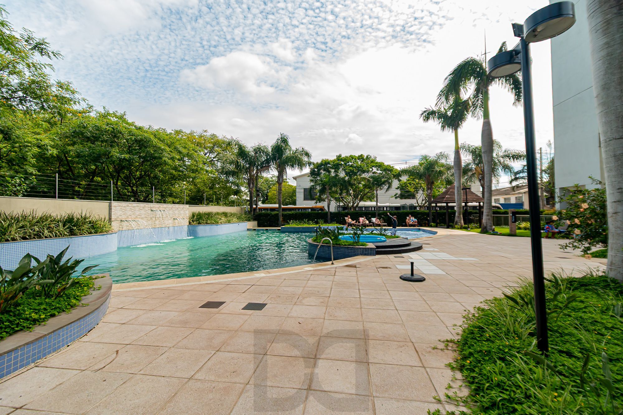 Apartamento 3 dormitórios, 2 banheiros, 1 vaga coberta e piscinas B. São Geraldo — foto 43