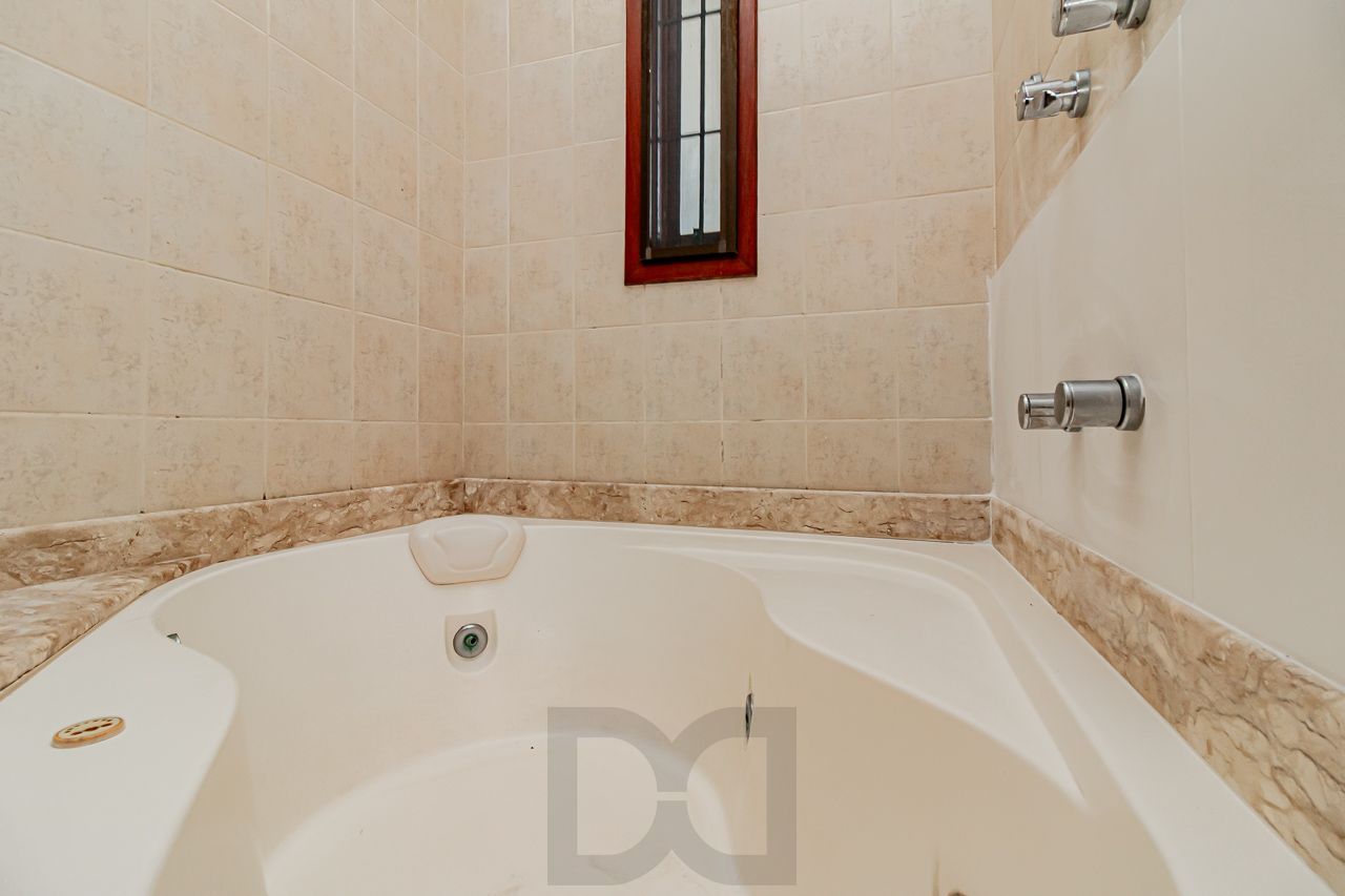 Oportunidade em Ipanema: Casa em Condomínio Fechado com Suíte Master, Hidromassagem e Alto Padrão — foto 24