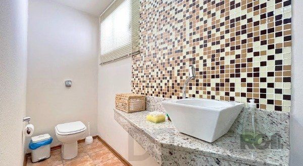 MAGNÍFICA CASA EM LOCALIZAÇÃO PRIVILEGIADA - TRANQUILIDADE E CONFORTO — foto 37