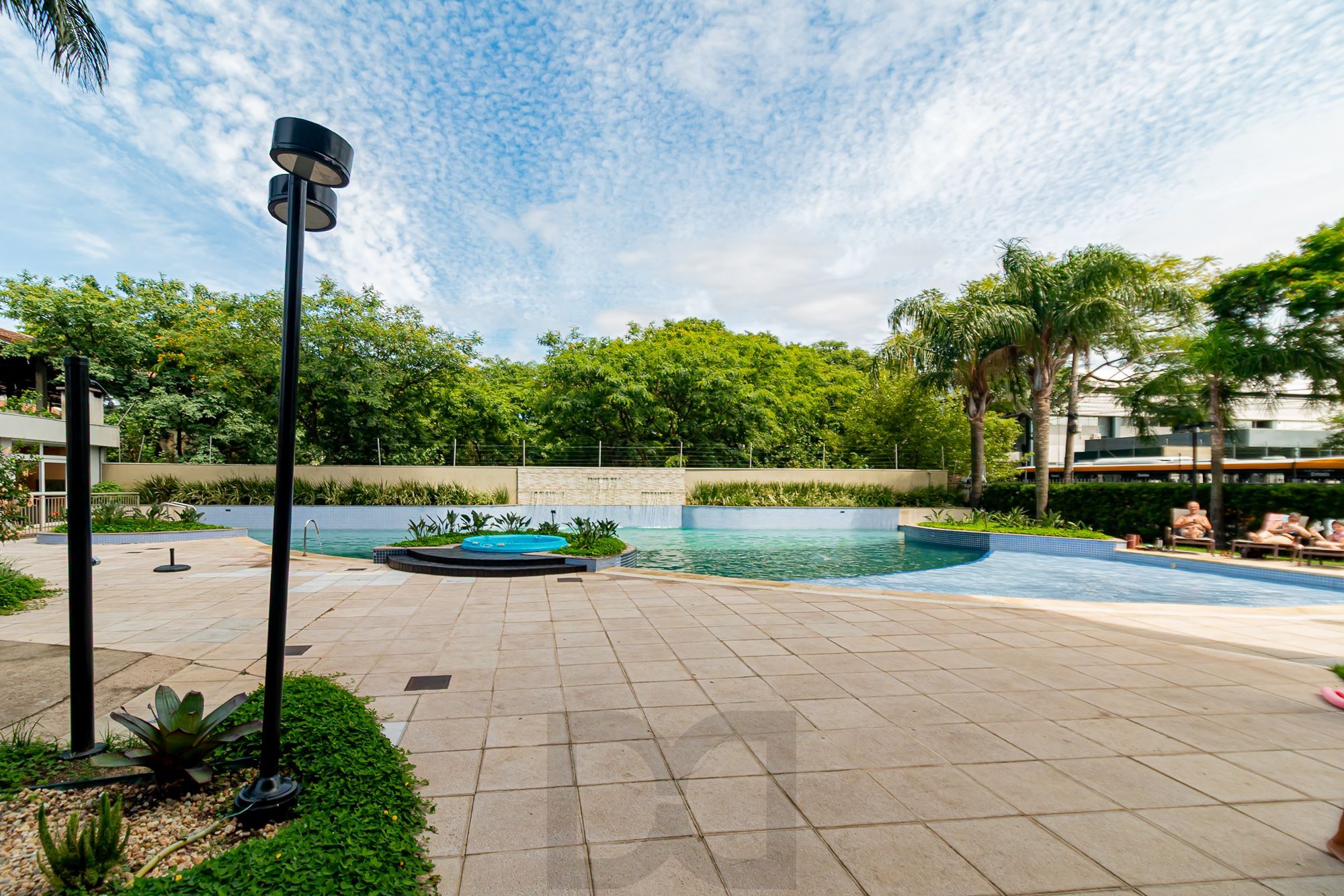 Apartamento 3 dormitórios, 2 banheiros, 1 vaga coberta e piscinas B. São Geraldo — foto 42