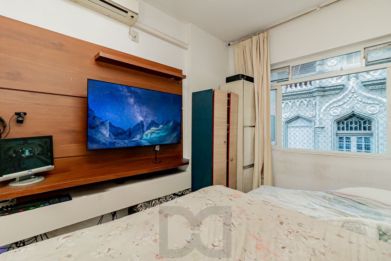APARTAMENTO À VENDA NO CENTRO HISTÓRICO COM 3 DORMITÓRIOS — foto 1
