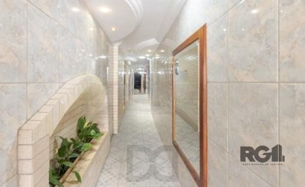 Apartamento no Centro de 2 dormitórios reformado — foto 4