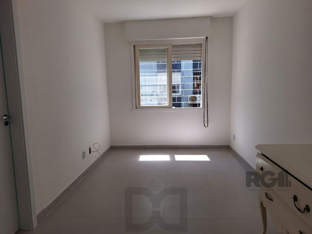 Apartamento térreo de um dormitório transformado em dois dormitórios — foto 2