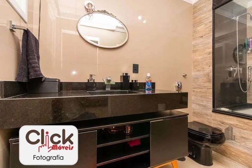 Apartamento 4 dormitórios, sendo 1 suíte, 193 m² de área privativa e 2 vaga(s) de garagem. Localizado na Rua/Av. Carlos Gomes, no bairro Auxiliadora em Porto Alegre. — foto 28
