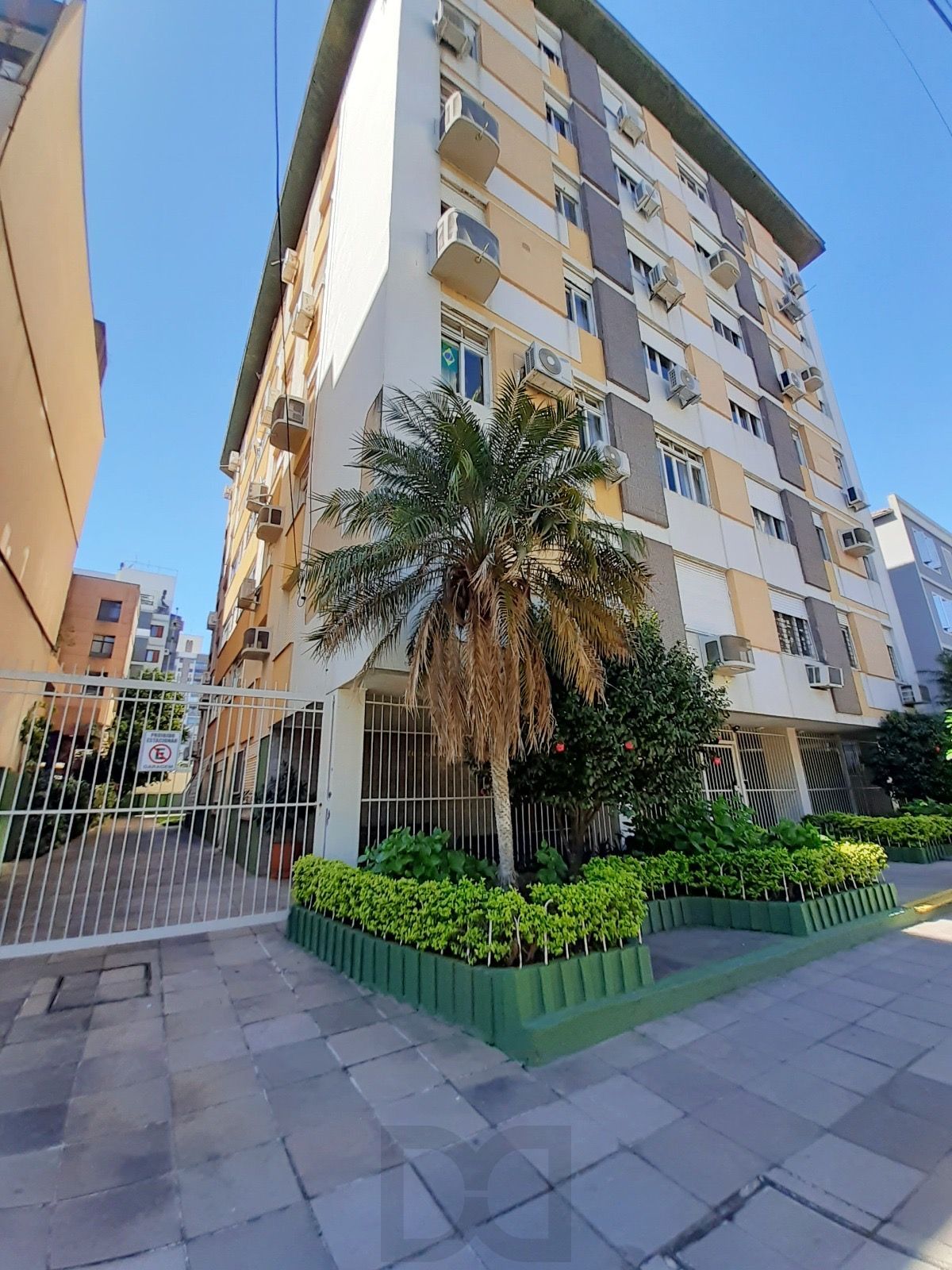 Apartamento de dois quartos no bairro Menino Deus em Porto Alegre — foto 9