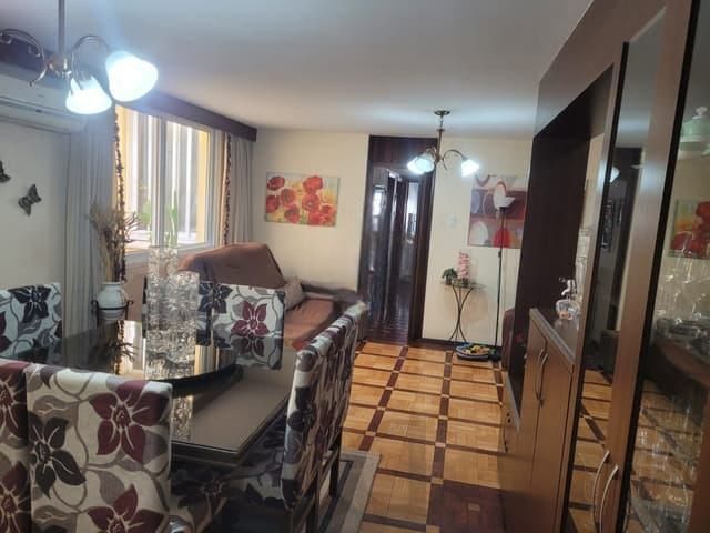 Apartamento de três dormitórios no bairro Rio Branco em Porto Alegre. — foto 15