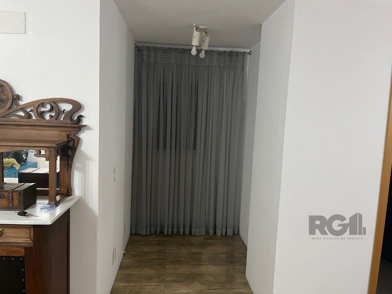 Apartamento 3 dormitórios, suíte, 2 vagas. Andar alto, vista para infraestrutura do condomínio. Semi-mobiliado. — foto 63