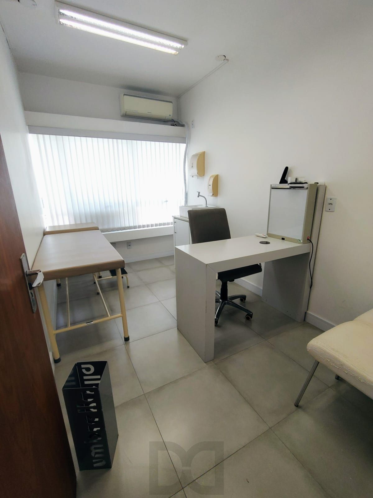 Sala ampla pois é ligada a outra ao lado do Colégio Santa Inês perto do Zaffari. — foto 12