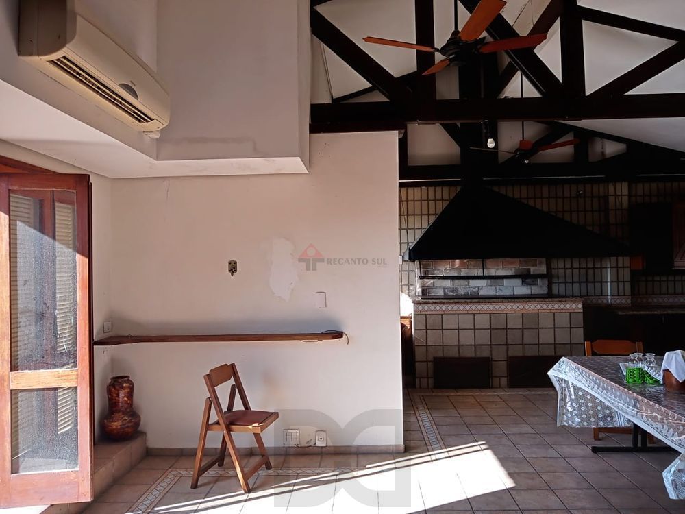 Linda residência no Menino Deus — foto 34