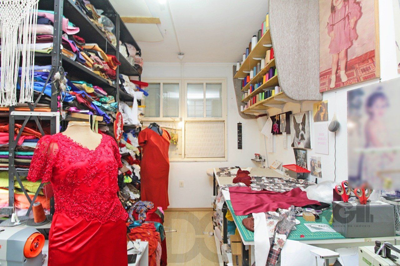 Apartamento de quatro dormitórios e uma vaga de garagem no bairro Bom Fim em Porto Alegre. — foto 21