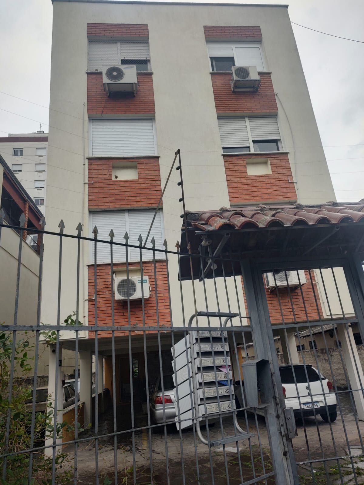 Apartamento de 1 quarto e 1 vaga de garagem no bairro Partenon em Porto Alegre — foto 1