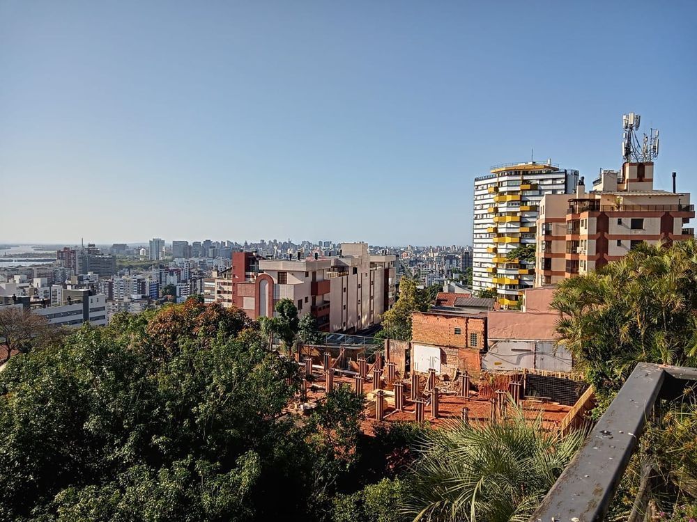 Linda residência no Menino Deus — foto 10