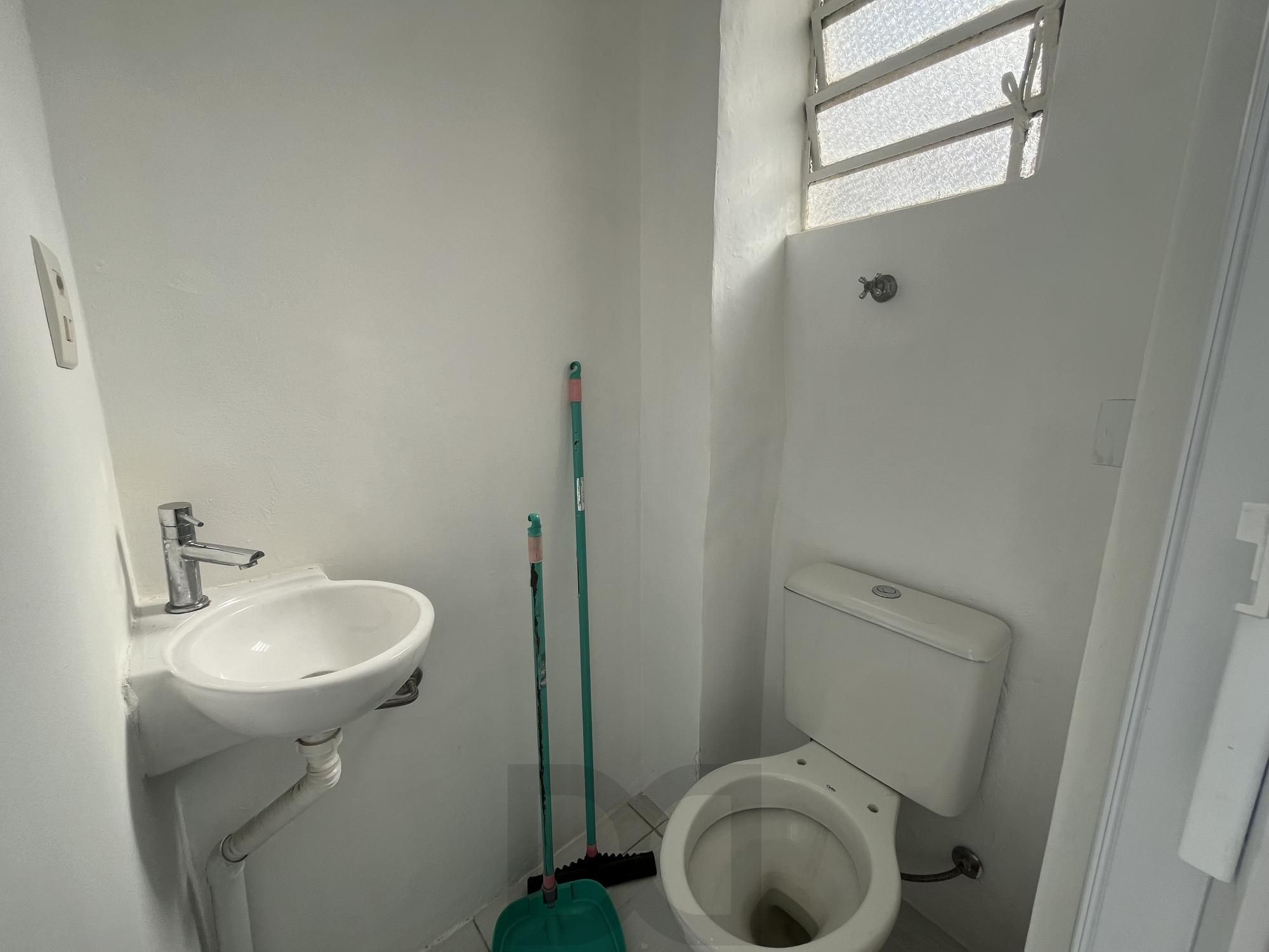 Reformado! Apartamento de 2 quartos no centro de Porto Alegre — foto 18