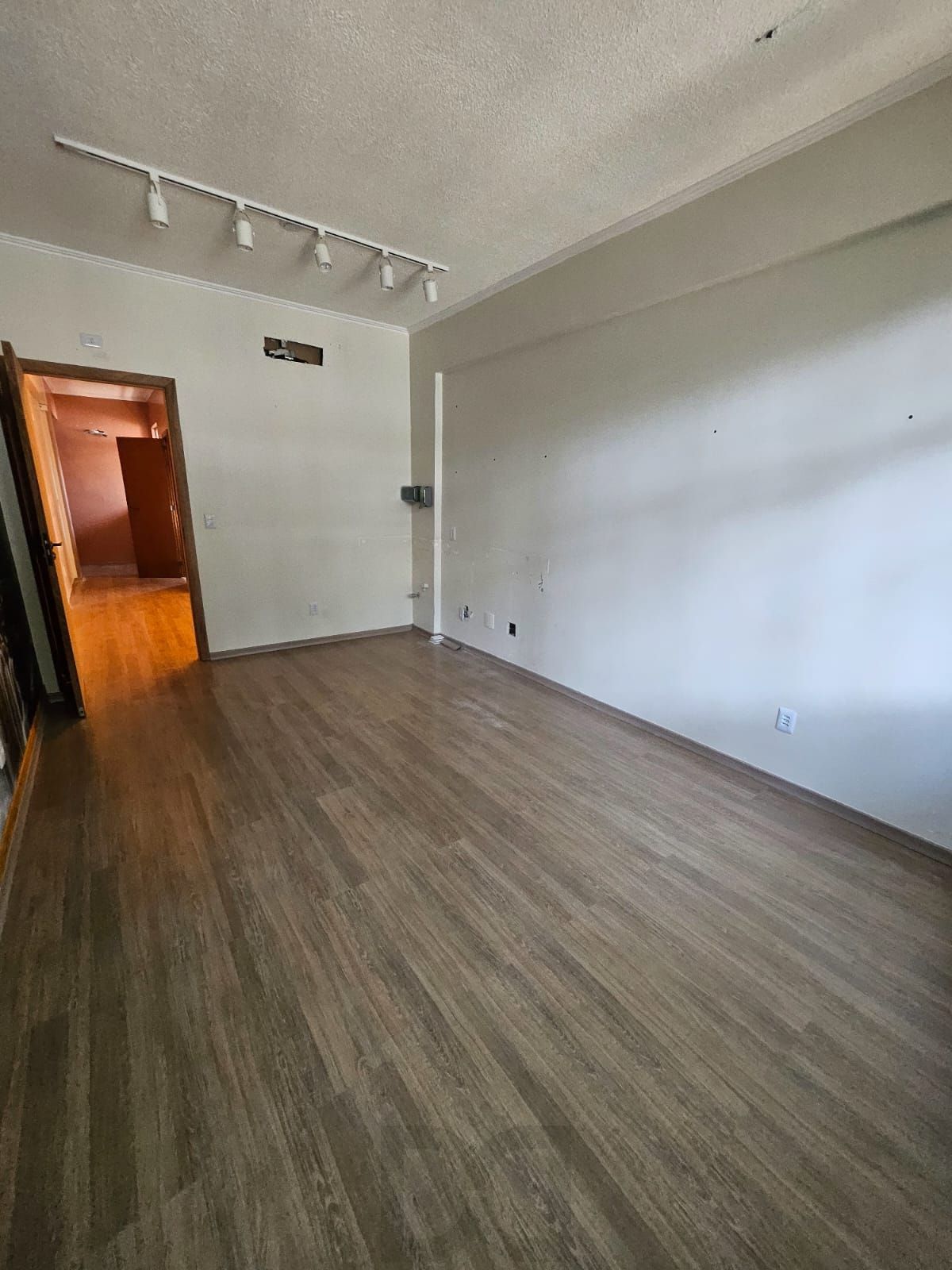 Sala comercial no bairro Petrópolis em Porto Alegre — foto 1