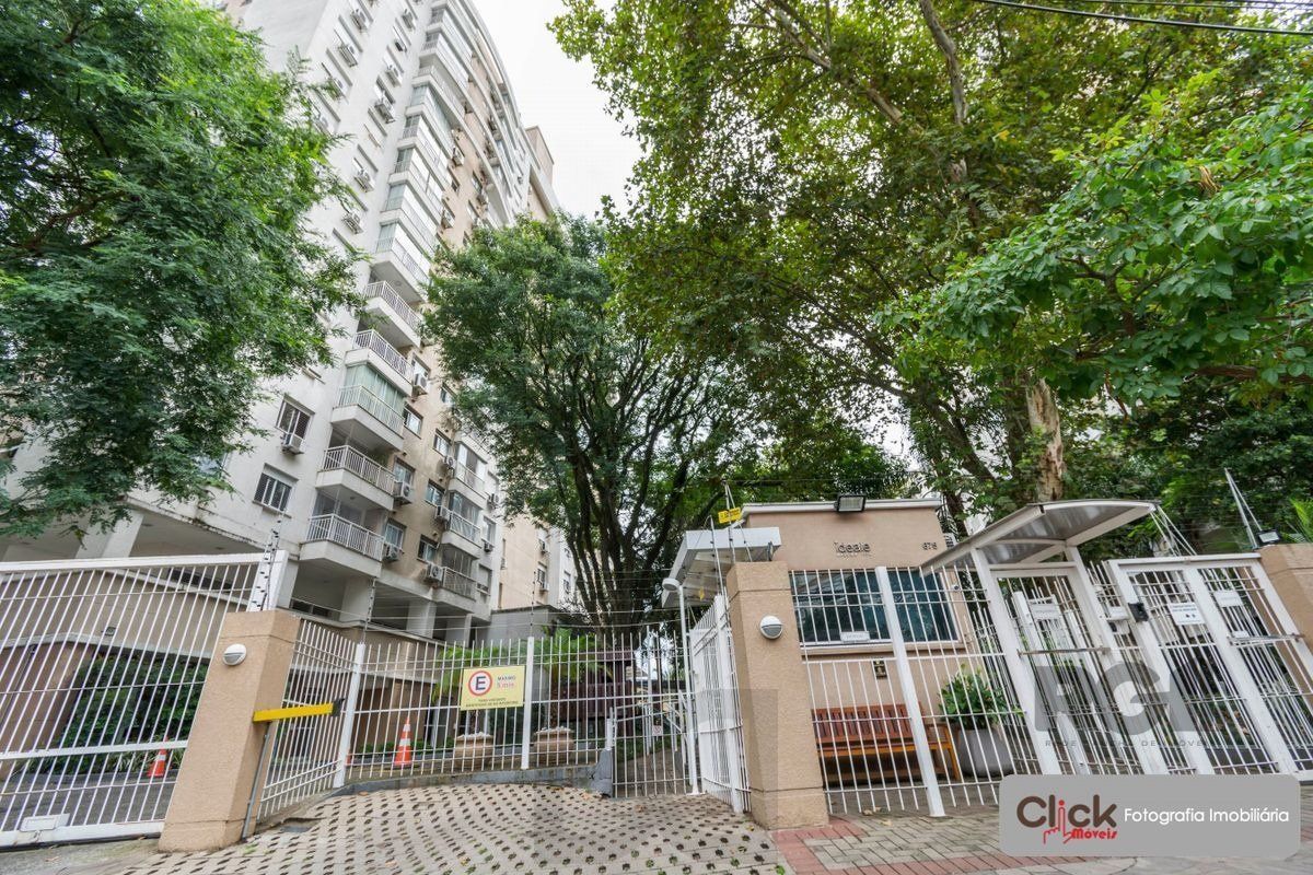 Apartamento 3 dormitórios, suíte, 2 vagas. Andar alto, vista para infraestrutura do condomínio. Semi-mobiliado. — foto 1