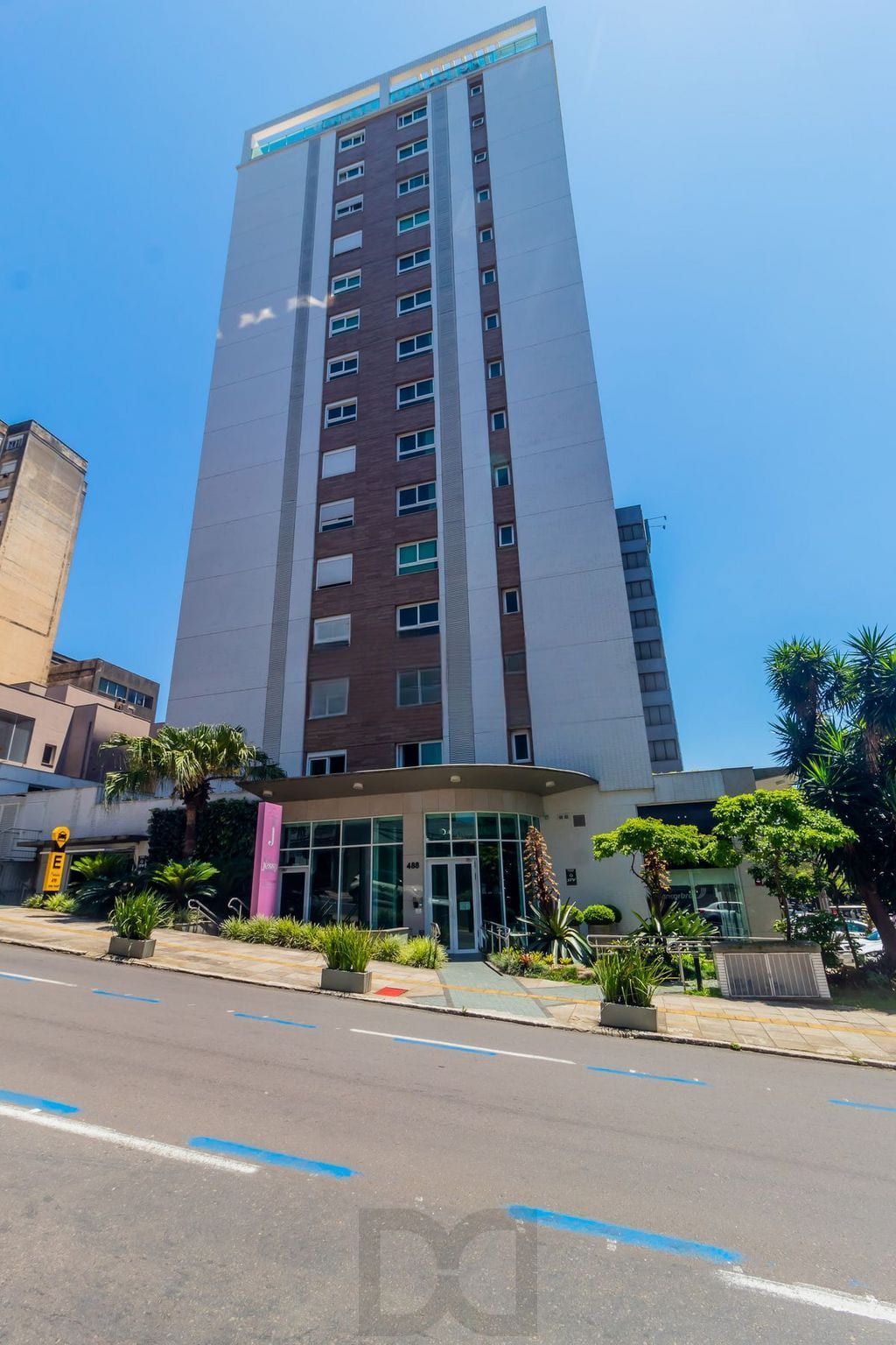 Apartamento de 1 quarto (studio) e uma vaga no bairro Moinhos de Vento em POA — foto 1