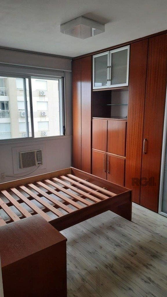 vende no bairro Passo da Areia em Porto Alegre: — foto 54