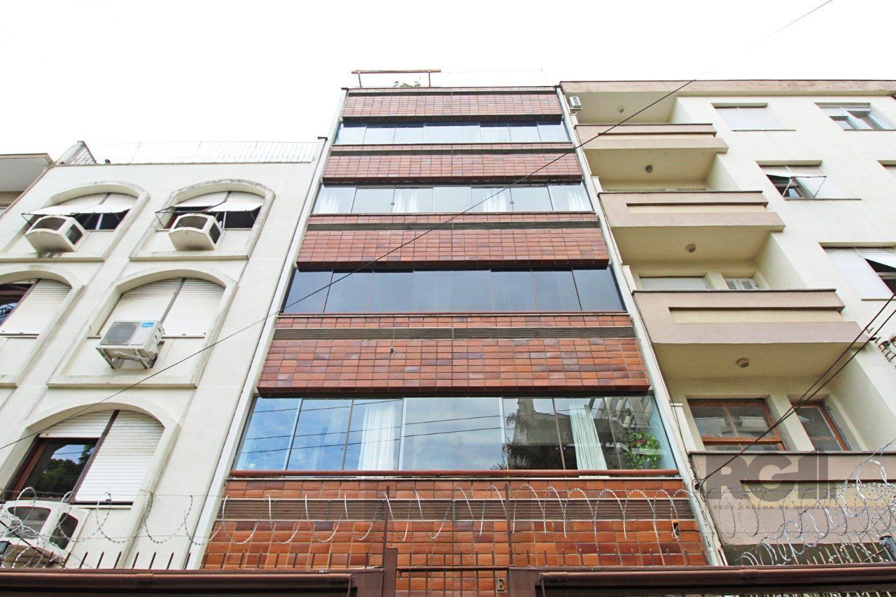 Apartamento de dois dormitórios e dois banheiros no bairro Bom Fim / Rio Branco em Porto Alegre! — foto 20