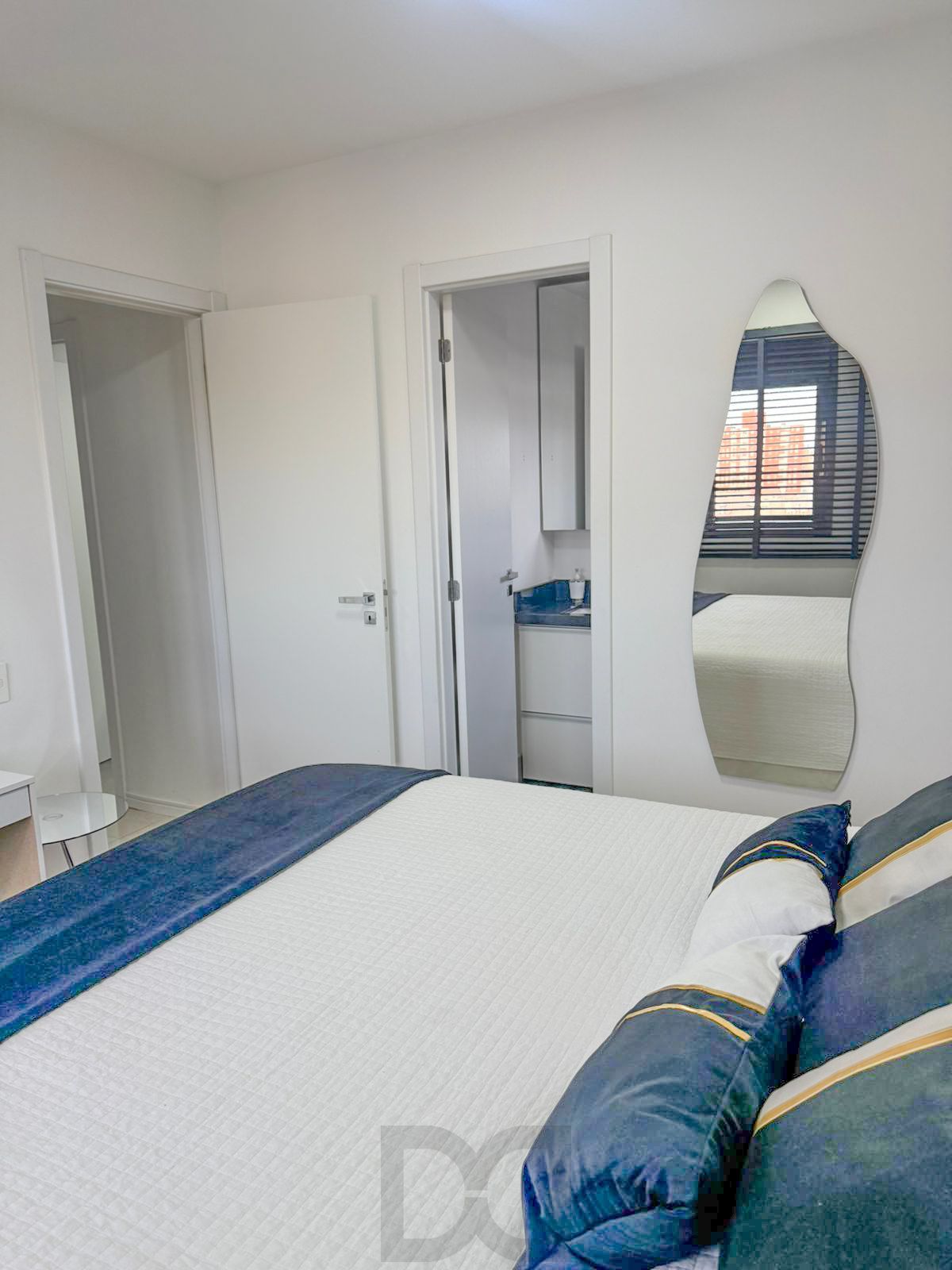 Apartamento de 2 quartos, suíte e 1 vaga de garagem no bairro Santana em POA — foto 21