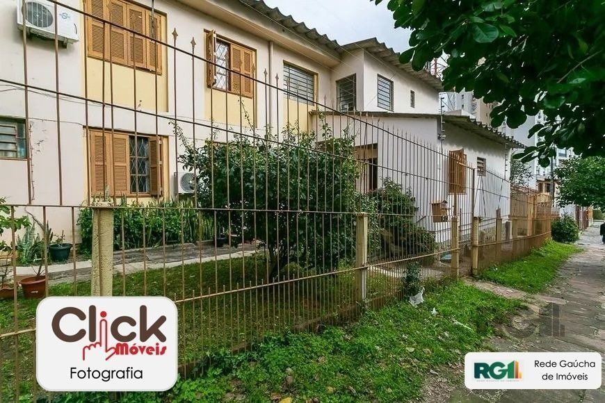 Casa 3 dormitórios, 123,8 m² de área privativa e 2 vaga(s) de garagem. Localizado na Rua/Av. Andaraí, no bairro Passo D Areia em Porto Alegre. — foto 20