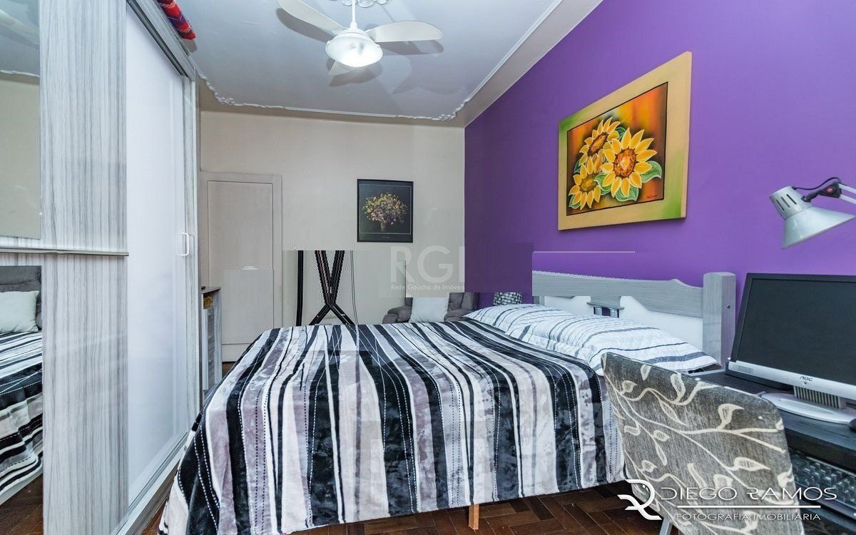 Venda de Apartamento no Bairro Petrópolis 108m² - 3 Dormitórios, varanda, Cozinha: Com churrasqueira e cooktop de 5 bocas. Apartamento no bairro Petrópolis com 3 amplos dormitórios, sendo 2 de frente — foto 6